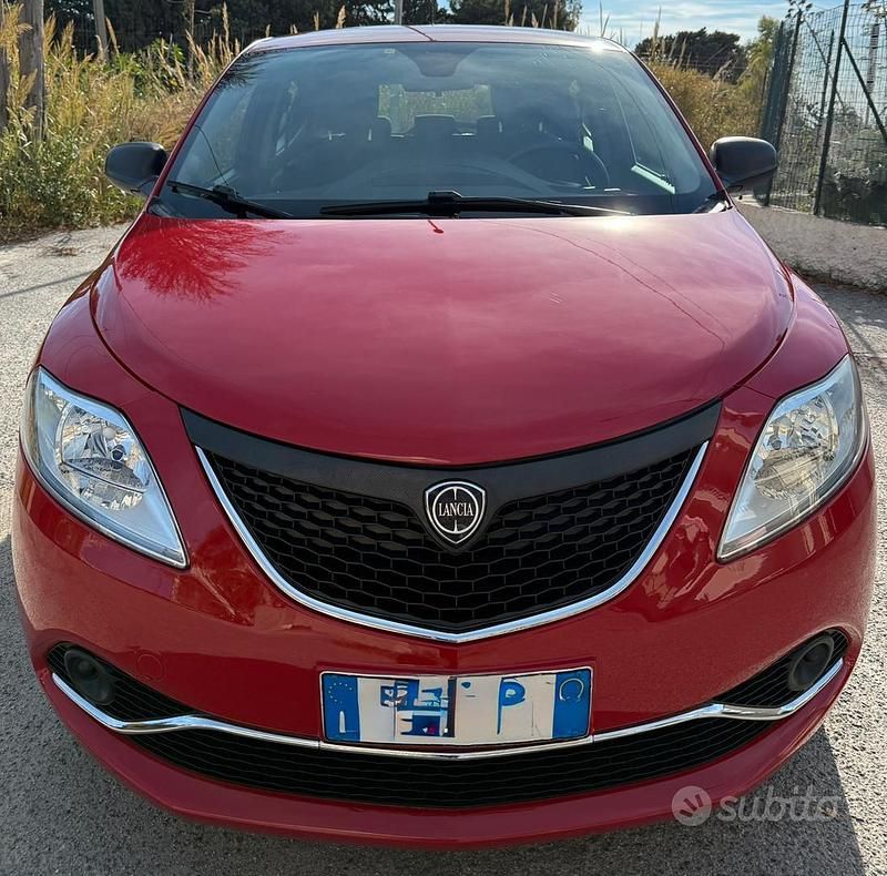 Usata Lancia Ypsilon 69 CV (50 kW) 2019 Utilitaria