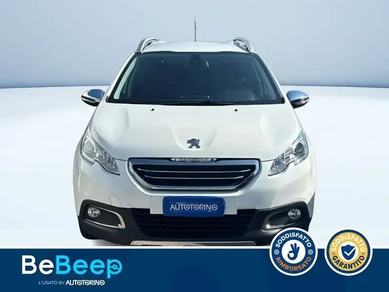 Usata Peugeot 2008 Allure 100 CV (73 kW) 2015 Bianco pastello SUV