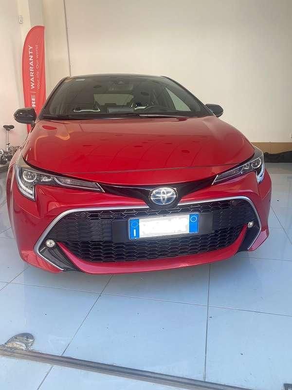 Usata Toyota Corolla 152 CV (111 kW) 2019 Rosso Berlina