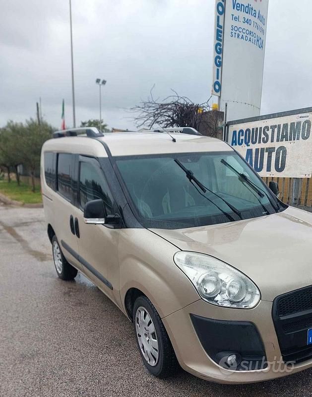 Usata Fiat Doblò Emotion 104 CV (76 kW) 2012 Marrone Monovolume