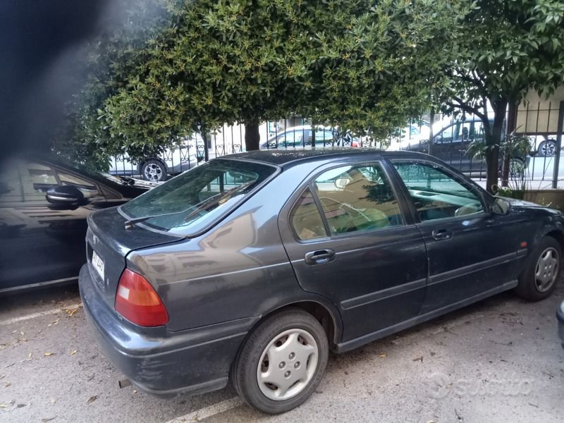 Usata 1997 Honda Civic Tre volumi | 300 € - Immagine 1/4