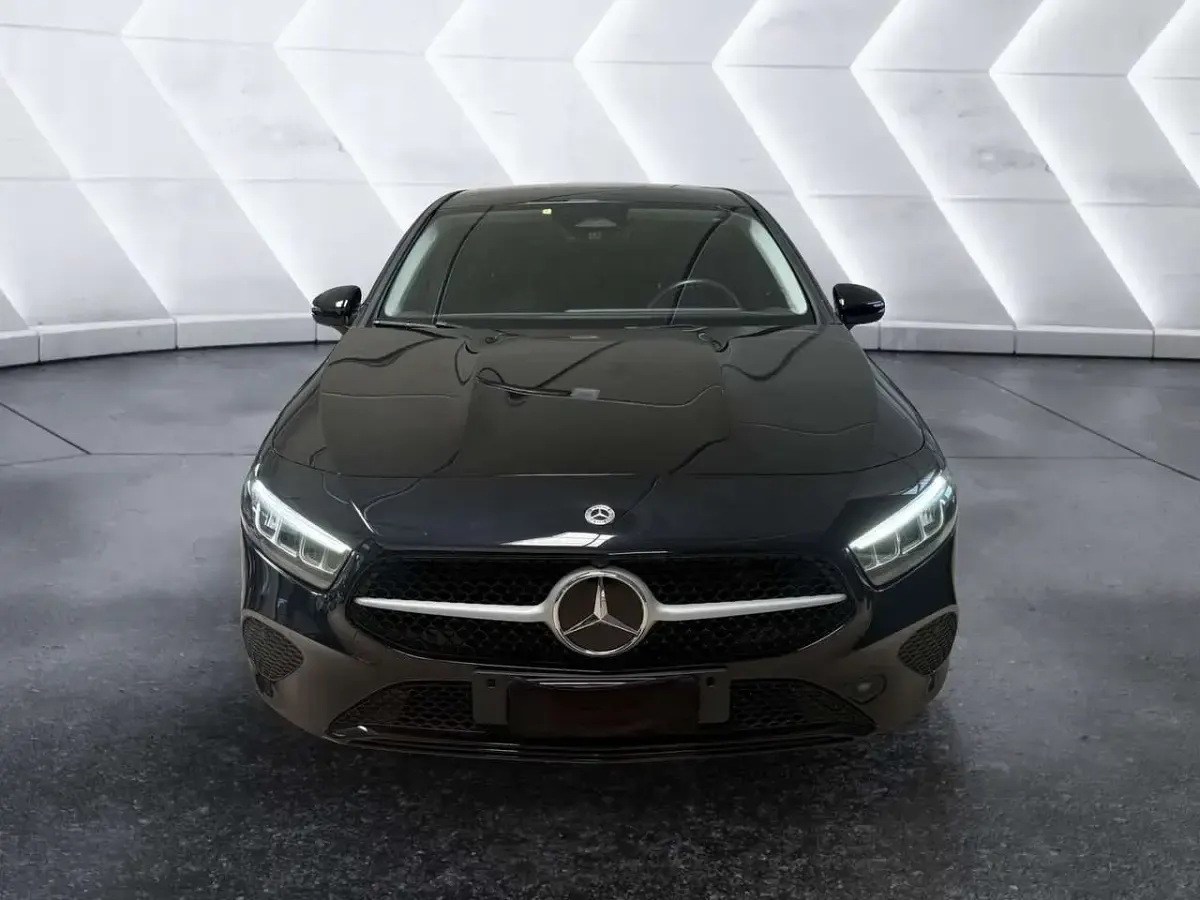Usata Mercedes A180 Advanced 116 CV (85 kW) 2024 Nero Berlina