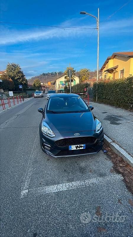 Usata Ford Fiesta ST-Line 86 CV (63 kW) 2018 Grigio Utilitaria