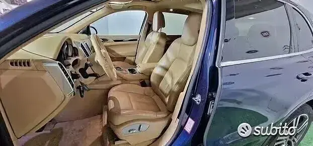 Usata Porsche Cayenne 240 CV (176 kW) 2010 Blu SUV
