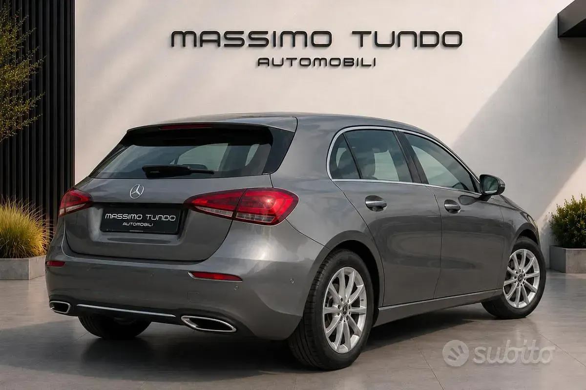 Usata Mercedes A180 116 CV (85 kW) 2019 Grigio Berlina