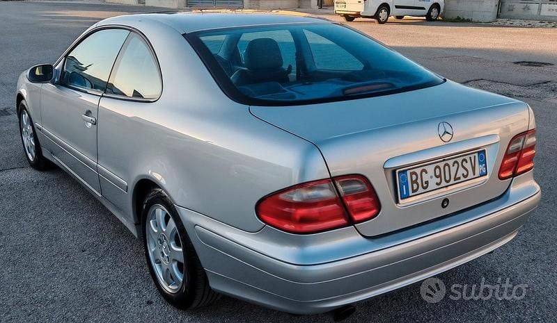Usata Mercedes CLK200 Avantgarde 192 CV (141 kW) 2000 Argento Coupé