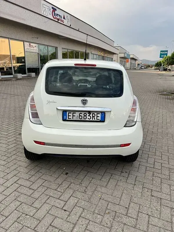 Usata Lancia Ypsilon 75 CV (55 kW) 2011 Utilitaria