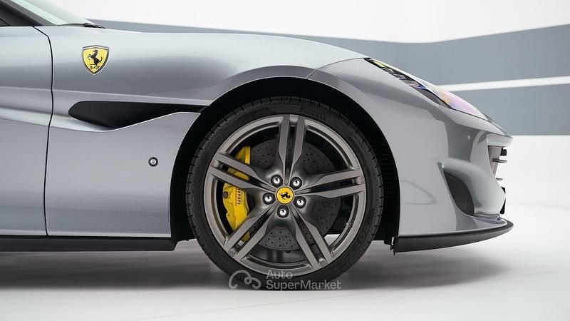 Usata Ferrari Portofino 600 CV (441 kW) 2019 Grigio metallizzato Cabrio