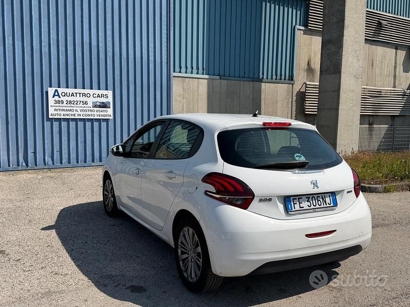 Begagnad Peugeot 208 Active 82 HK (60 kW) 2016 Vit Halvkombi