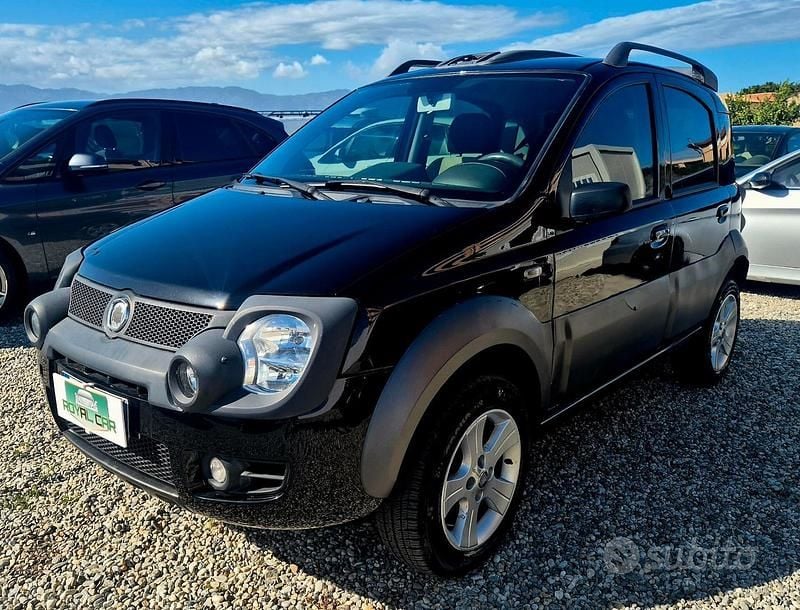 Usata Fiat Panda 4x4 74 CV (54 kW) 2008 Nero Utilitaria