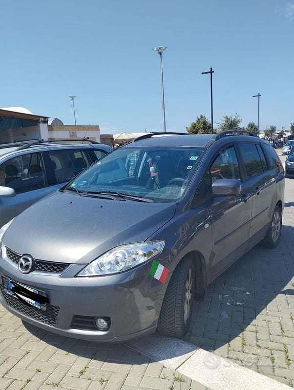 Begagnad Mazda 5 115 HK (84 kW) 2007 Grå Minibuss