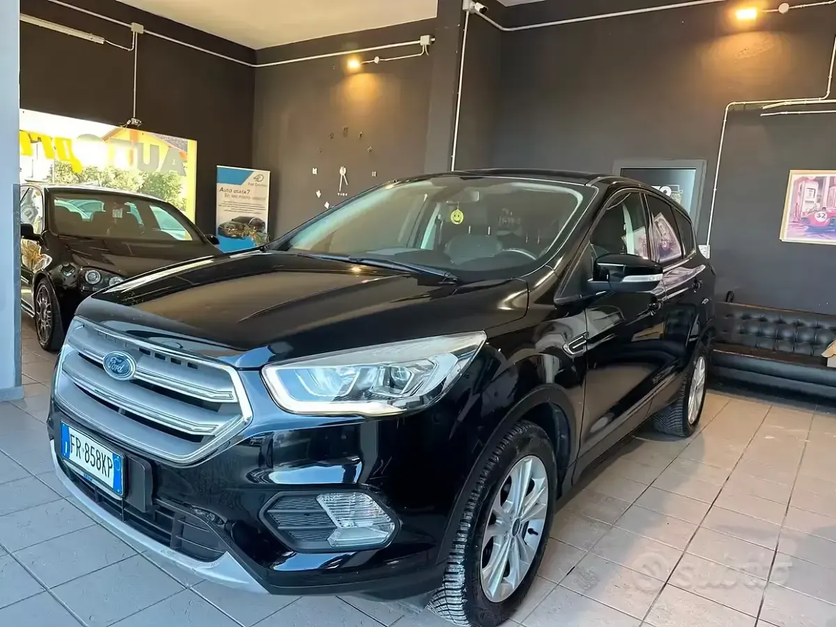 Usata Ford Kuga Titanium 120 CV (88 kW) 2018 Nero SUV