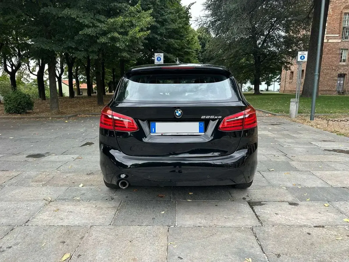 Usata BMW 225 Active Tourer Advantage 218 CV (160 kW) 2021 Nero Monovolume