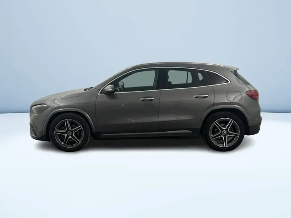 Usata Mercedes GLA200 AMG Line Premium 150 CV (110 kW) 2024 Grigio SUV