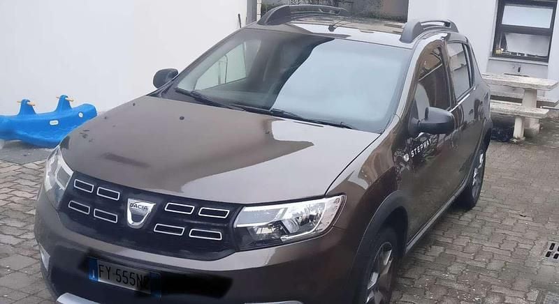 Usata Dacia Sandero Stepway 90 CV (66 kW) 2019 Marrone Berlina
