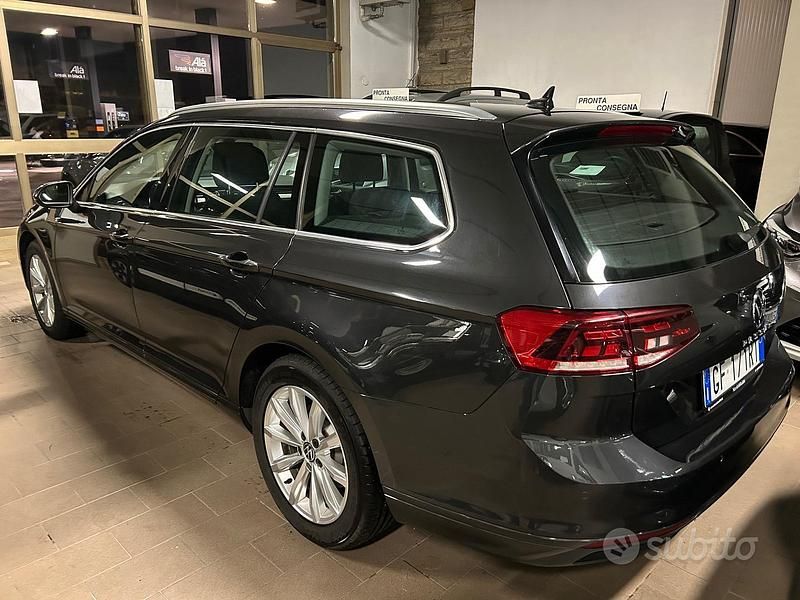 Usata VW Passat Business 122 CV (89 kW) 2021 Grigio Station wagon