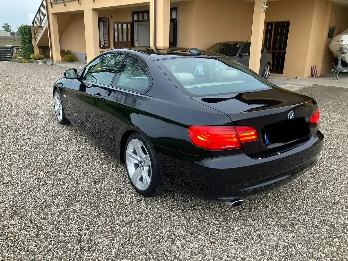 Usata BMW 320 184 CV (135 kW) 2012 Nero Coupé