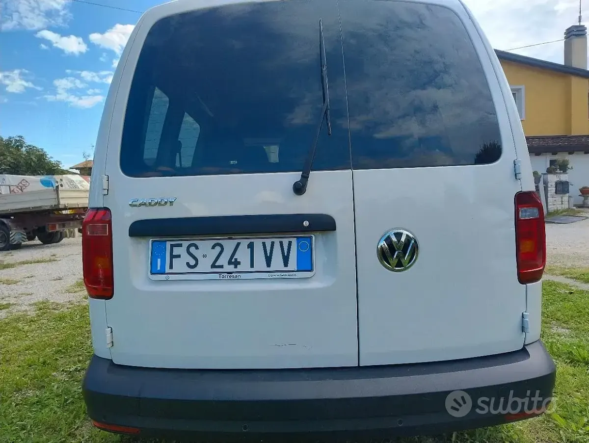 Usata VW Caddy 102 CV (75 kW) 2019 Bianco Monovolume
