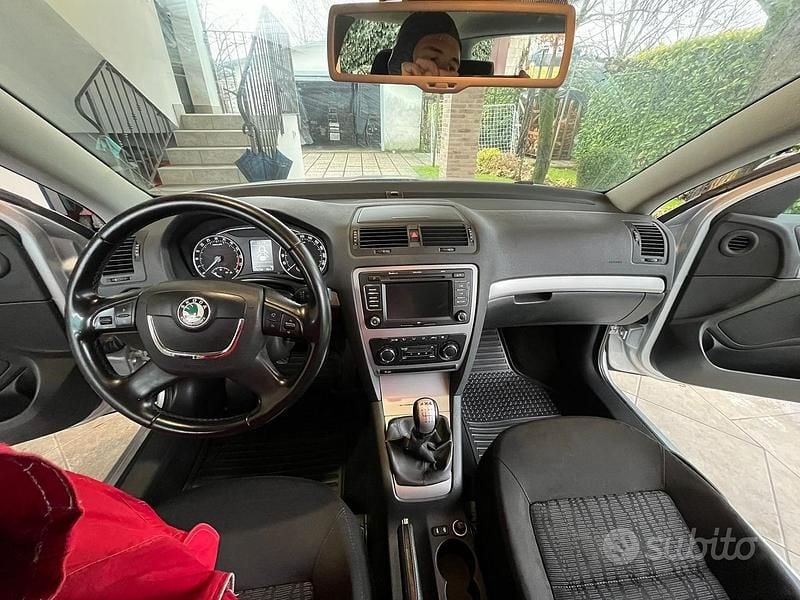 Usata Skoda Octavia 140 CV (102 kW) 2011 Grigio Station wagon