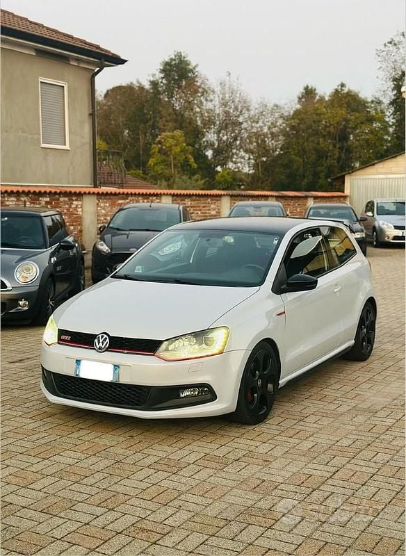 Bianco Usata 2011 VW Polo GTI Tre volumi | 5990 € (Ottimo prezzo) - Immagine 1/4