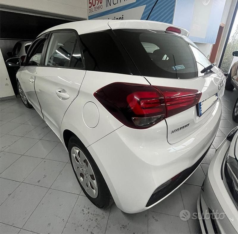 Usata Hyundai i20 75 CV (55 kW) 2020 Bianco Utilitaria