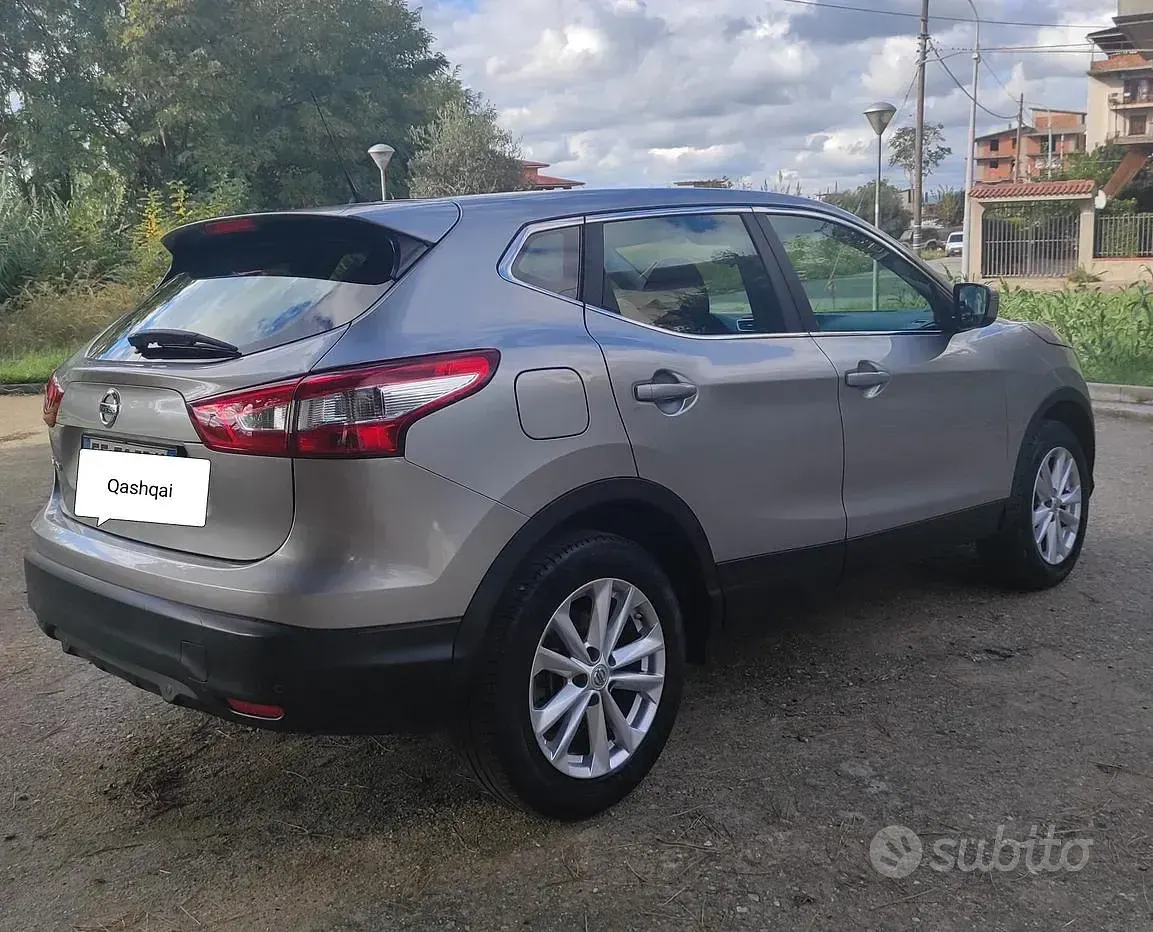 Usata Nissan Qashqai 110 CV (80 kW) 2017 Grigio SUV