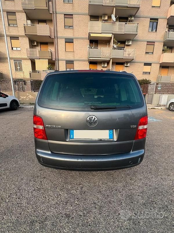 Usata VW Touran 105 CV (77 kW) 2006 Grigio Monovolume