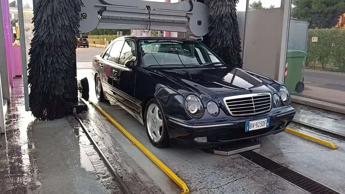 Usata Mercedes E270 Elegance 170 CV (125 kW) 2001 Berlina