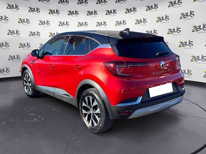 Usata Renault Captur Techno 140 CV (102 kW) 2022 Rosso SUV