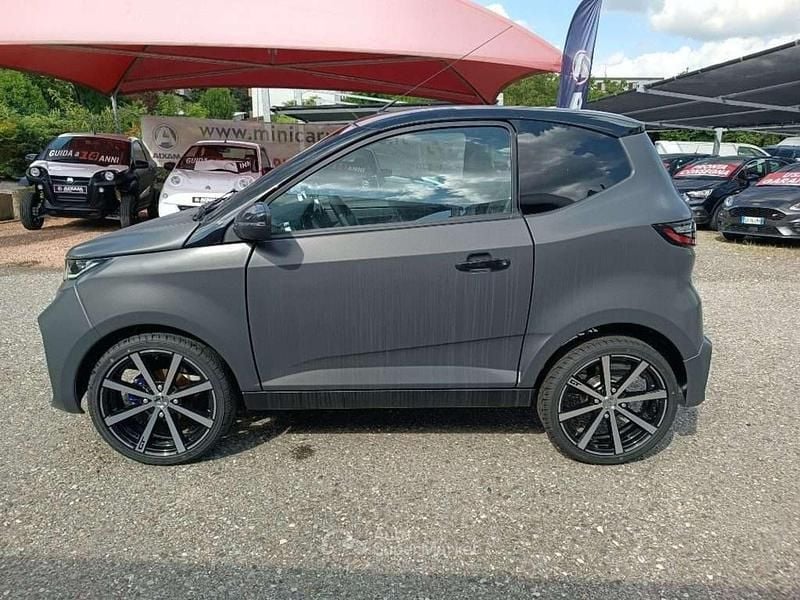 Nuova Aixam AMBITION GTO 2026 Grigio scuro Utilitaria