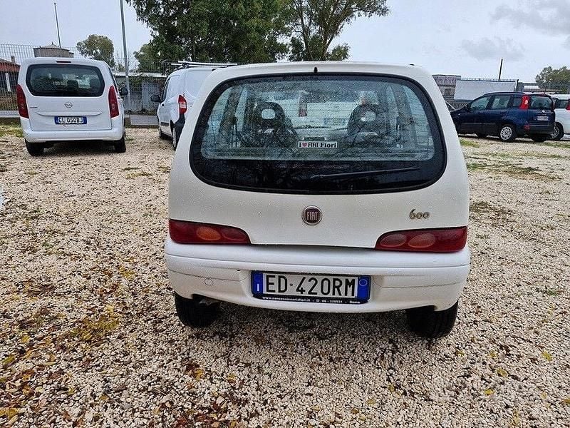 Usata Fiat 600 Active 54 CV (39 kW) 2010 Bianco Berlina