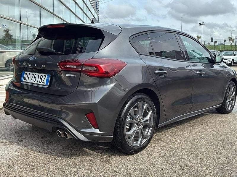 Usata Ford Focus ST-Line 125 CV (91 kW) 2023 Magnetic grey Berlina