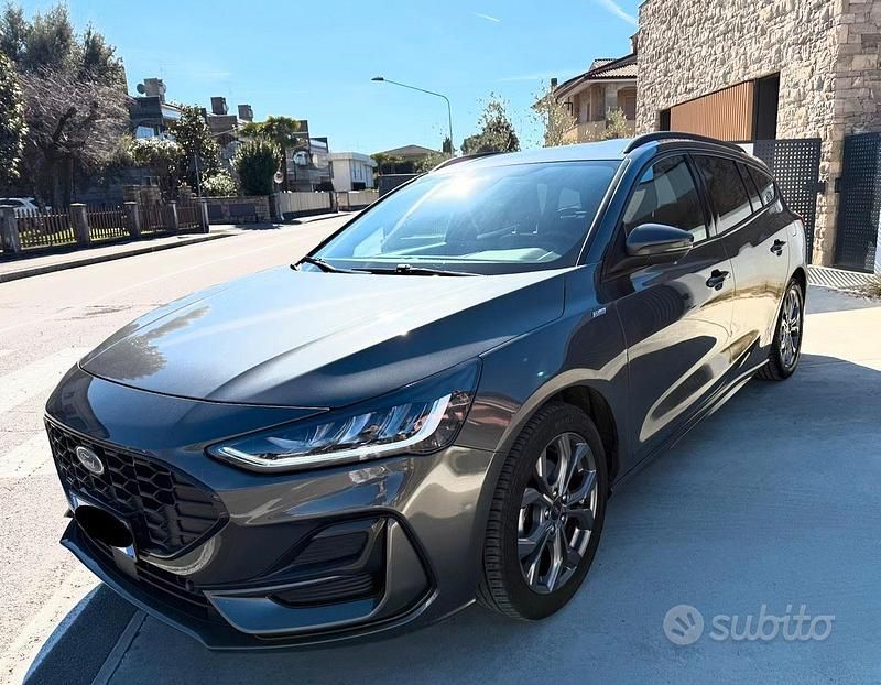 Usata Ford Focus ST-Line 125 CV (91 kW) 2023 Grigio Station wagon