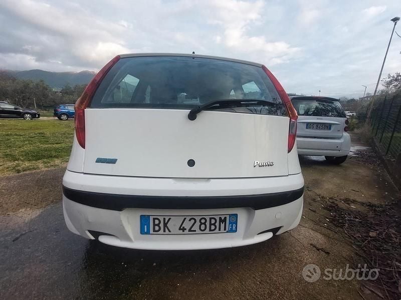 Usata Fiat Punto 59 CV (43 kW) 2000 Bianco Berlina