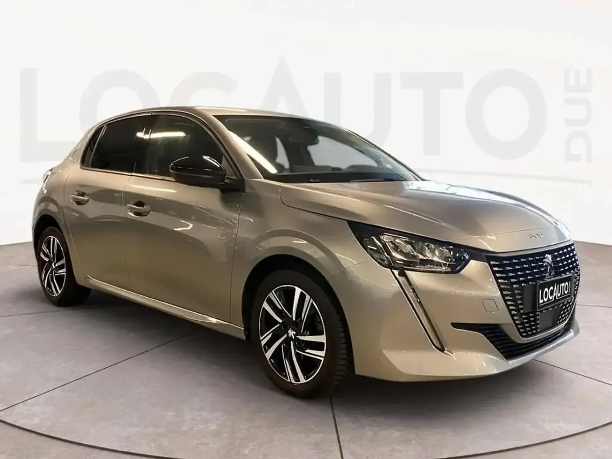 Usata Peugeot 208 Allure 101 CV (74 kW) 2023 Grigio Utilitaria