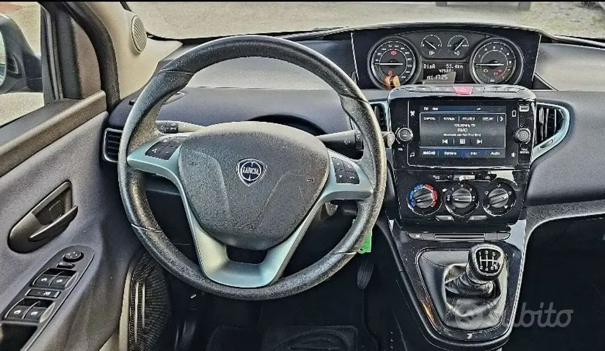 Usata Lancia Ypsilon Gold 69 CV (50 kW) 2023 Utilitaria