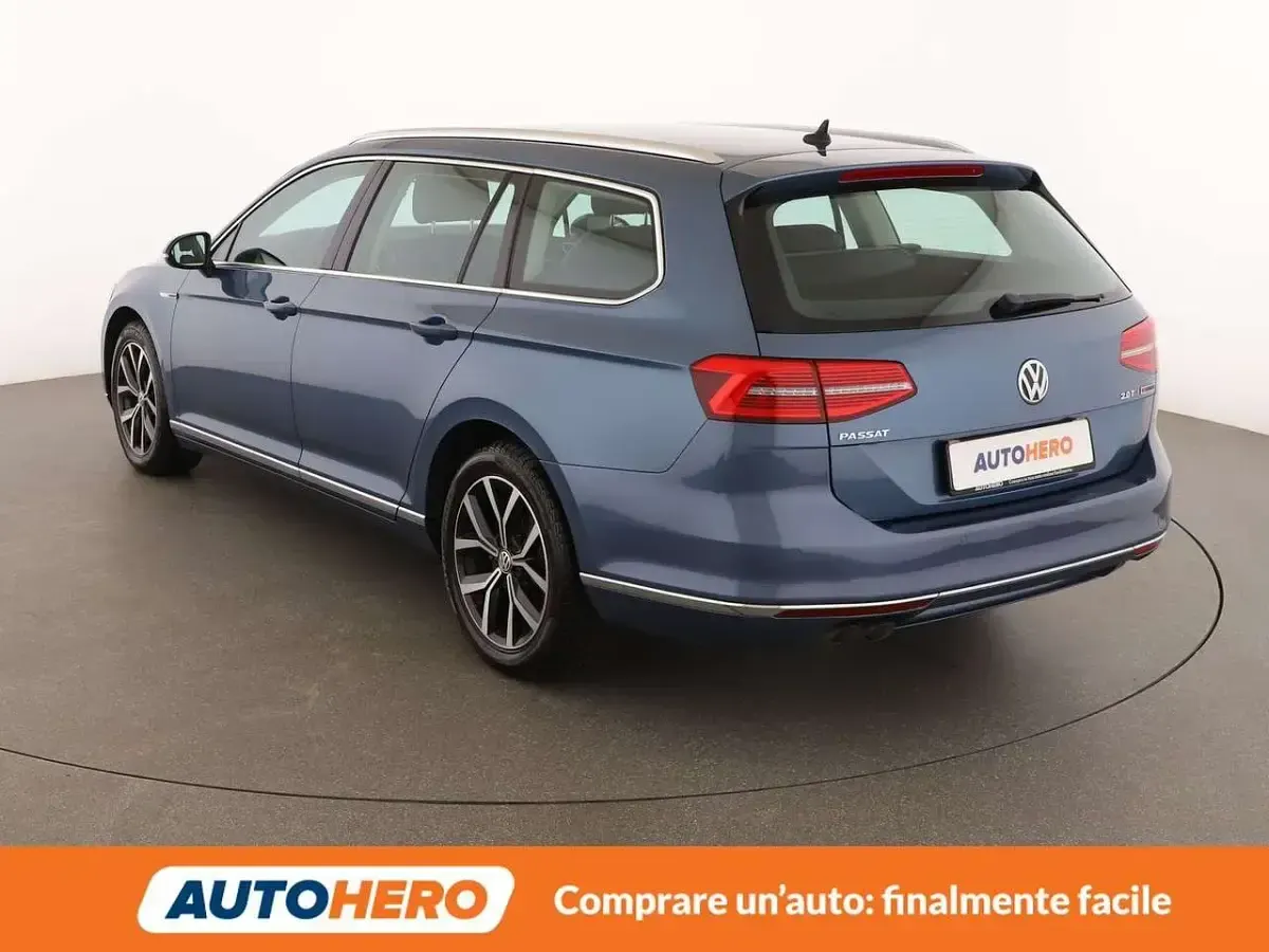 Usata VW Passat Highline 190 CV (139 kW) 2015 Blu/azzurro Station wagon