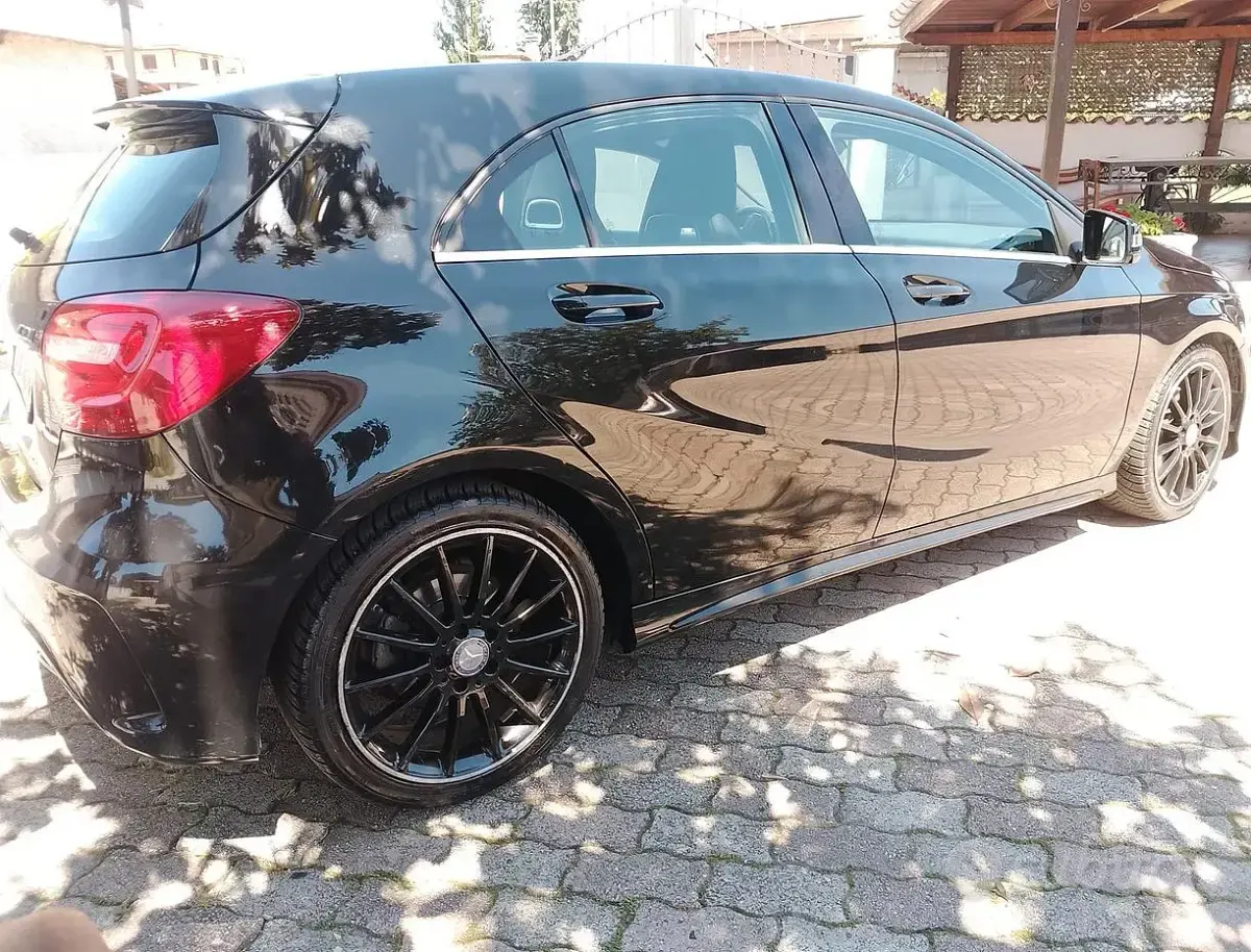 Usata Mercedes A200 AMG 136 CV (100 kW) 2015 Nero Utilitaria