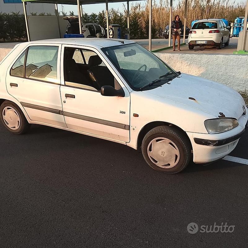 Usata Peugeot 106 1996 Bianco Utilitaria