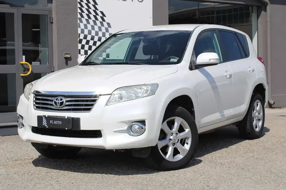 Usata Toyota RAV4 Luxury 150 CV (110 kW) 2010 Bianco SUV
