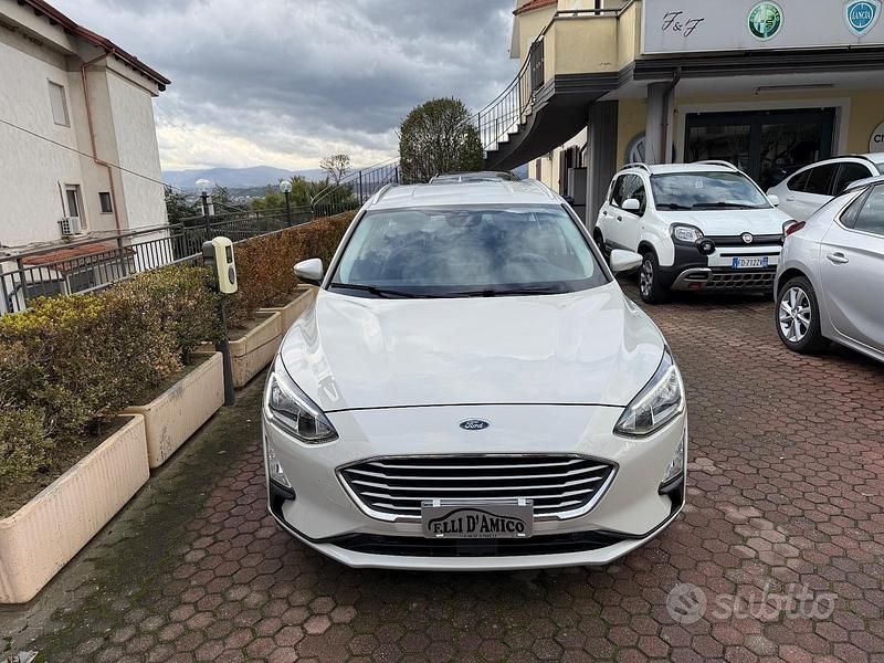 Usata Ford Focus Business Edition 120 CV (88 kW) 2019 Beige Station wagon