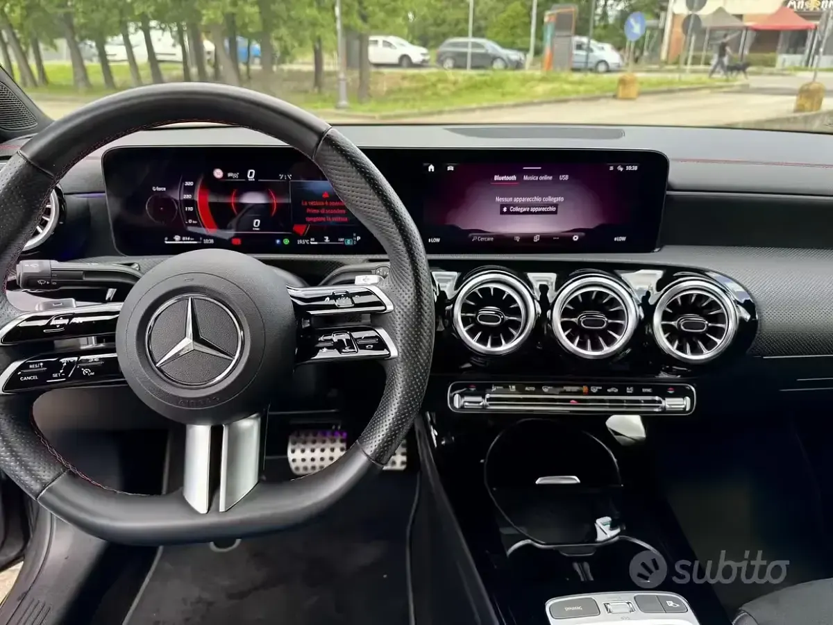 Usata Mercedes CLA200 AMG 122 CV (89 kW) 2024 Grigio Coupé