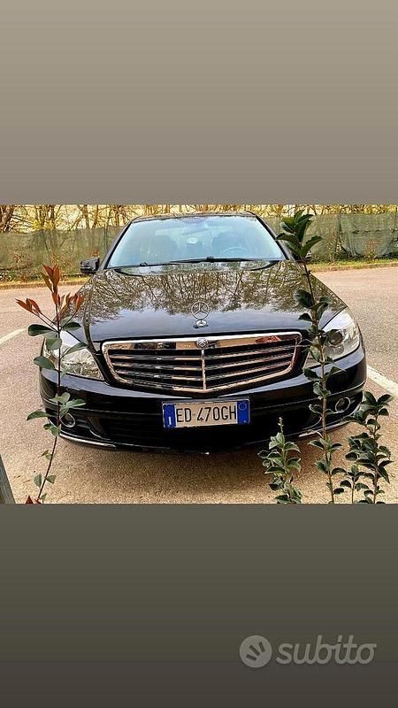 Usata Mercedes 220 170 CV (125 kW) 2010 Nero Berlina