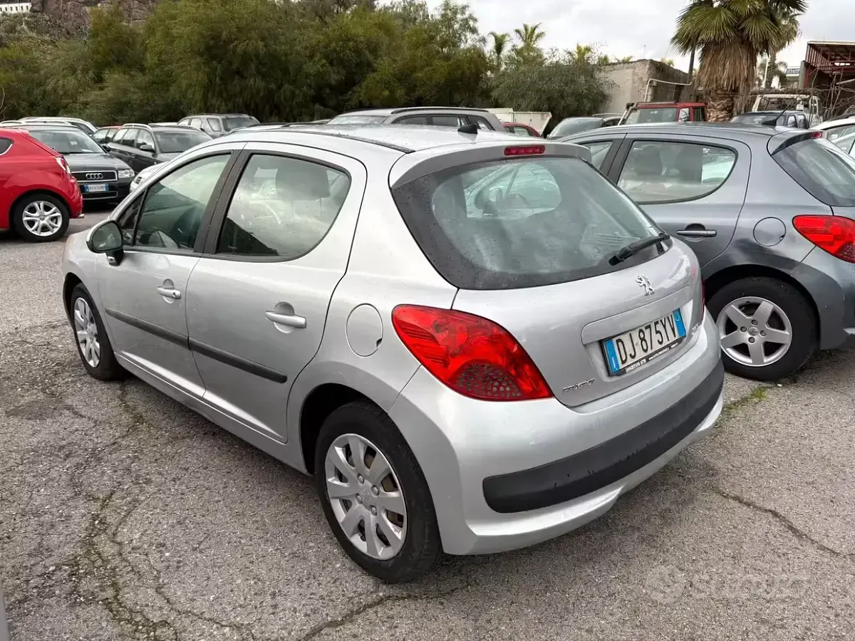 Usata Peugeot 207 90 CV (66 kW) 2010 Grigio Berlina