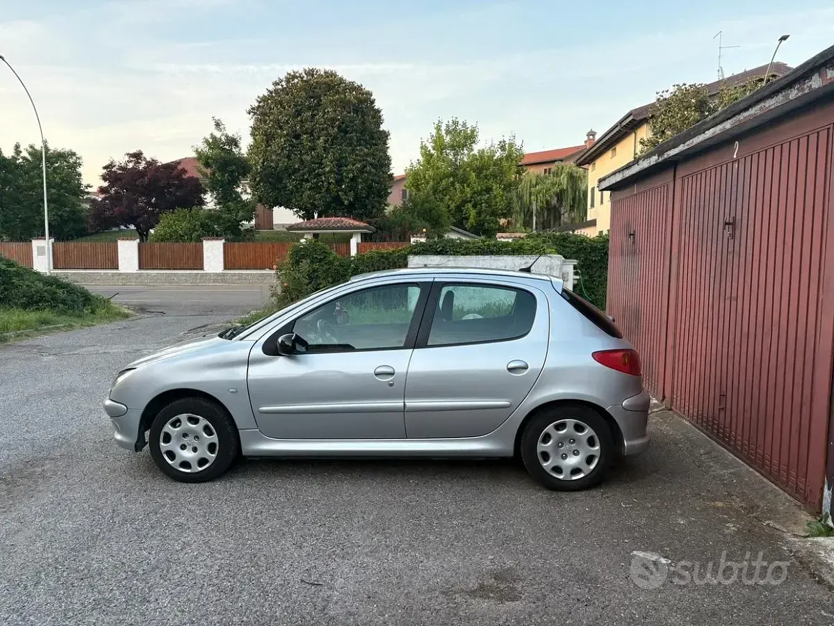 Usata Peugeot 206 88 CV (64 kW) 2009 Grigio Berlina