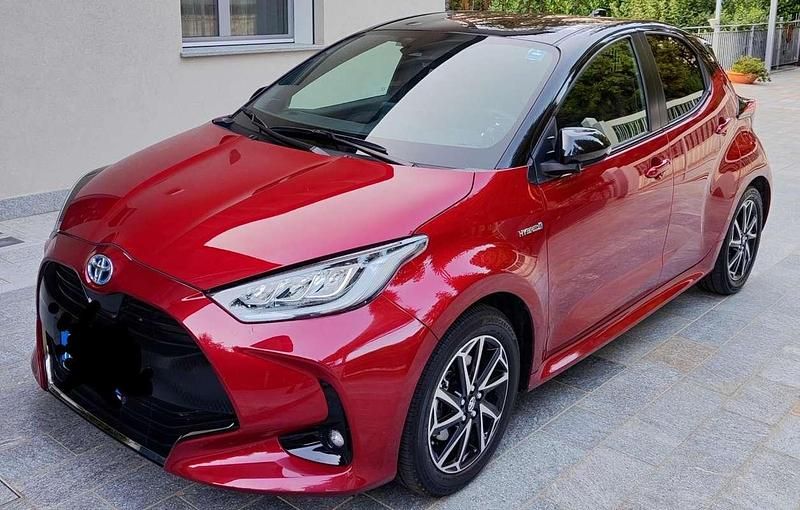 Usata Toyota Yaris Hybrid Style 116 CV (85 kW) 2021 Berlina