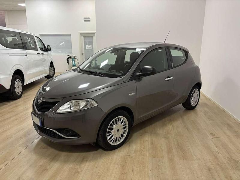 Usata Lancia Ypsilon S 95 CV (69 kW) 2016 Grigio Utilitaria