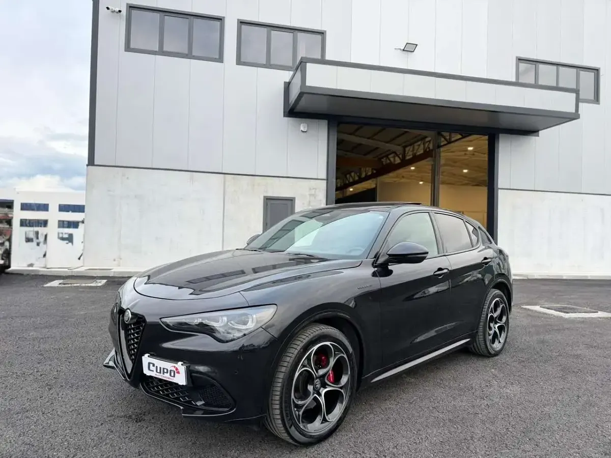 Usata Alfa Romeo Stelvio Veloce 209 CV (153 kW) 2024 Nero SUV