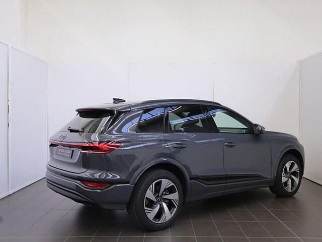 Usata Audi Q6 e-tron Business 284 kW (387 CV) 2025 Grigio magnete SUV