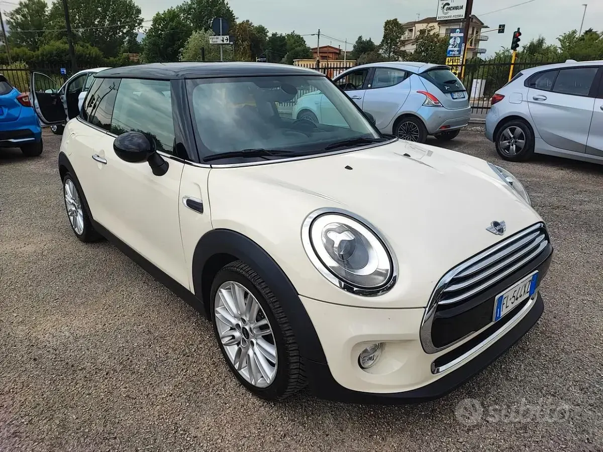 Usata Mini One D Hype 116 CV (85 kW) 2017 Beige Utilitaria